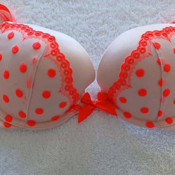 Victoria's Secret Push Up Padded Bra, Size 32D - Picture 5 of 16